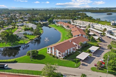 Condominio en venta en Bradenton, Florida, 2 dormitorios, 129.04 m2 № 1911946 - foto 2