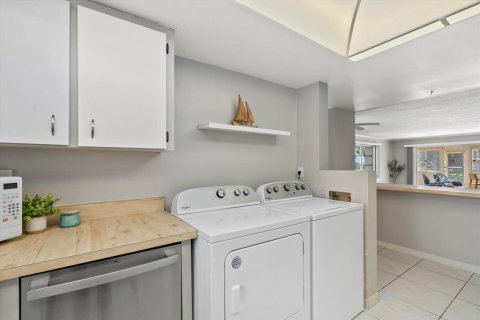 Condominio en venta en Bradenton, Florida, 2 dormitorios, 129.04 m2 № 1911946 - foto 14