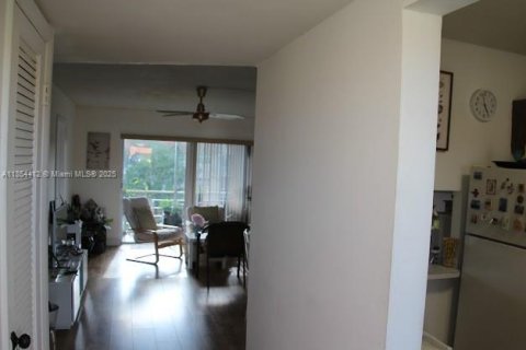Купить кондоминиум в Санрайз, Флорида 2 спальни, 78.97м2, № 1881799 - фото 17