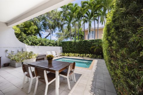 Adosado en venta en Miami, Florida, 3 dormitorios, 212.84 m2 № 1922937 - foto 24