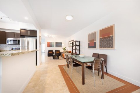 Adosado en venta en Miami, Florida, 3 dormitorios, 212.84 m2 № 1922937 - foto 5