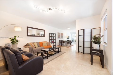 Adosado en venta en Miami, Florida, 3 dormitorios, 212.84 m2 № 1922937 - foto 4