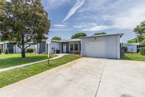 Casa en venta en Margate, Florida, 3 dormitorios, 176.98 m2 № 2172314 - foto 2