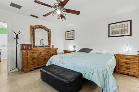 Casa en venta en Margate, Florida, 3 dormitorios, 176.98 m2 № 2172314 - foto 17
