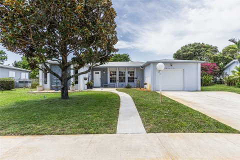 Casa en Margate, Florida 3 dormitorios, 176.98 m2 № 2172314