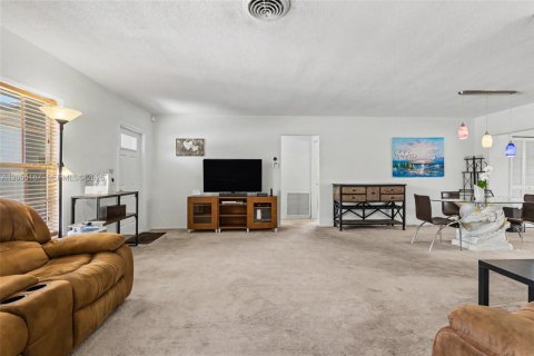 Casa en venta en Margate, Florida, 3 dormitorios, 176.98 m2 № 2172314 - foto 14