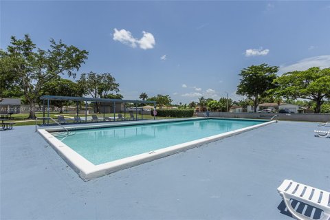 Casa en venta en Margate, Florida, 3 dormitorios, 176.98 m2 № 2172314 - foto 4