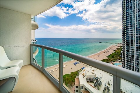 Condominio en venta en Sunny Isles Beach, Florida, 2 dormitorios, 93.55 m2 № 1865509 - foto 30