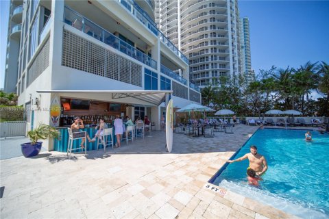 Condominio en venta en Sunny Isles Beach, Florida, 2 dormitorios, 93.55 m2 № 1865509 - foto 4