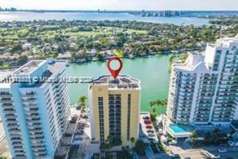 Кондоминиум с 1 спальней в Майами-Бич, Флорида № 2013557