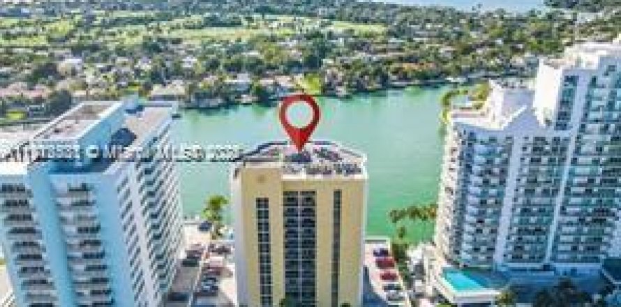 Кондоминиум с 1 спальней в Майами-Бич, Флорида № 2013557