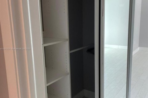 Купить кондоминиум в Майами-Бич, Флорида 1 спальня, 69.31м2, № 2013557 - фото 11