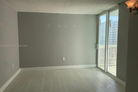 Купить кондоминиум в Майами-Бич, Флорида 1 спальня, 69.31м2, № 2013557 - фото 5