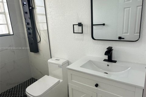 House in Miami Gardens, Florida 3 bedrooms, 120.4 sq.m. № 1802611 - photo 21