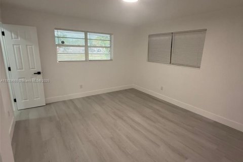 House in Miami Gardens, Florida 3 bedrooms, 120.4 sq.m. № 1802611 - photo 28