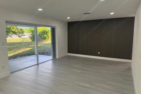 House in Miami Gardens, Florida 3 bedrooms, 120.4 sq.m. № 1802611 - photo 14