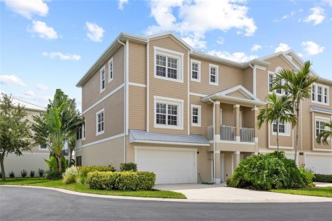 Touwnhouse à vendre à Placida, Floride: 4 chambres, 222.97 m2 № 2321011 - photo 4