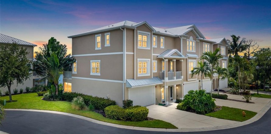 Touwnhouse à Placida, Floride 4 chambres, 222.97 m2 № 2321011