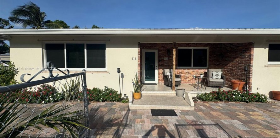 Casa en Miami, Florida 3 dormitorios, 166.67 m2 № 1862418