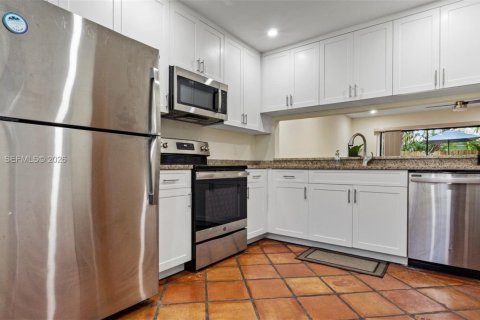 Townhouse in Fort Lauderdale, Florida 2 bedrooms, 116.78 sq.m. № 2085775 - photo 7