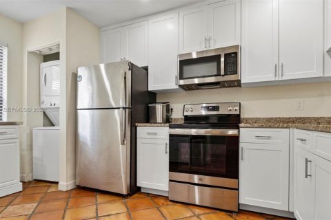 Townhouse in Fort Lauderdale, Florida 2 bedrooms, 116.78 sq.m. № 2085775 - photo 5