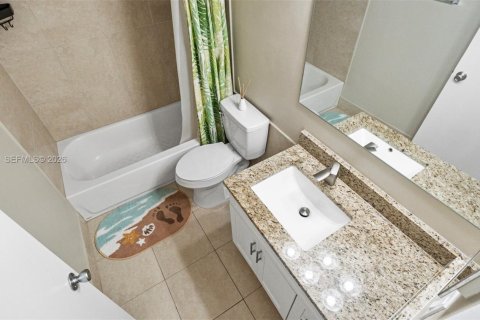 Townhouse in Fort Lauderdale, Florida 2 bedrooms, 116.78 sq.m. № 2085775 - photo 14