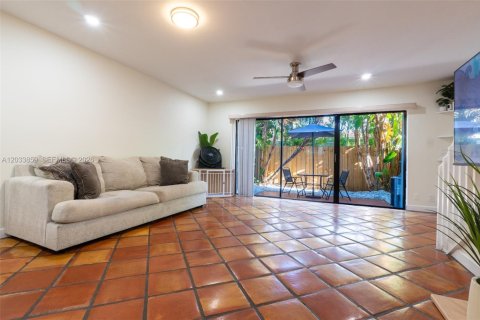 Townhouse in Fort Lauderdale, Florida 2 bedrooms, 116.78 sq.m. № 2085775
