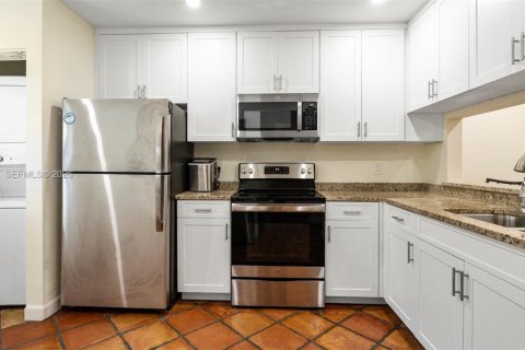 Townhouse in Fort Lauderdale, Florida 2 bedrooms, 116.78 sq.m. № 2085775 - photo 8