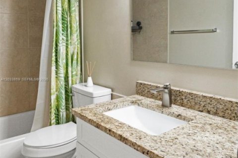 Townhouse in Fort Lauderdale, Florida 2 bedrooms, 116.78 sq.m. № 2085775 - photo 12