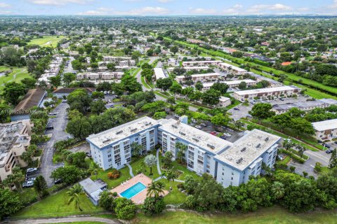 Copropriété à vendre à Margate, Floride: 2 chambres, 97.55 m2 № 1949547 - photo 3