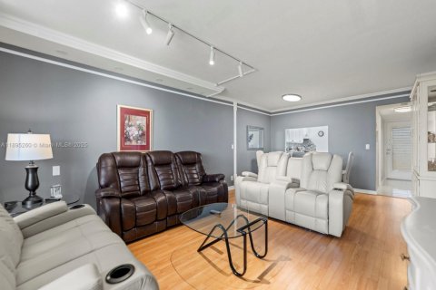 Copropriété à vendre à Margate, Floride: 2 chambres, 97.55 m2 № 1949547 - photo 6