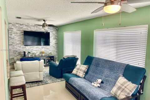 Casa en venta en Deerfield Beach, Florida, 2 dormitorios, 146.32 m2 № 2058091 - foto 10