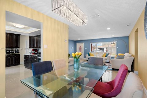 Casa en venta en Deerfield Beach, Florida, 2 dormitorios, 146.32 m2 № 2058091 - foto 7
