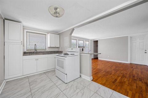 Immobilier commercial à vendre à Bradenton, Floride: 11 chambres, 558.99 m2 № 1849961 - photo 12