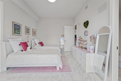 Купить кондоминиум в Майами, Флорида 2 спальни, 151.8м2, № 1975287 - фото 12