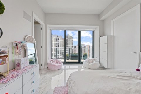 Купить кондоминиум в Майами, Флорида 2 спальни, 151.8м2, № 1975287 - фото 11