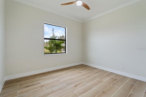 House in Port Charlotte, Florida 4 bedrooms, 196.21 sq.m. № 1538296 - photo 28