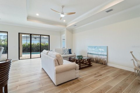 House in Port Charlotte, Florida 4 bedrooms, 196.21 sq.m. № 1538296 - photo 7