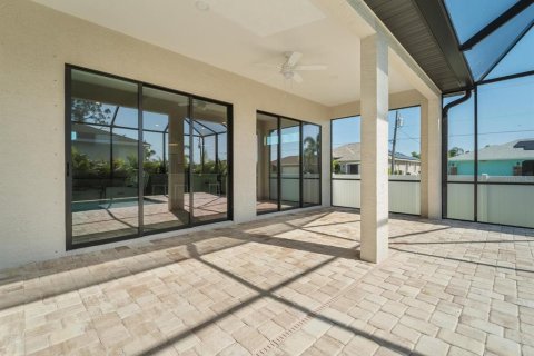 House in Port Charlotte, Florida 4 bedrooms, 196.21 sq.m. № 1538296 - photo 26