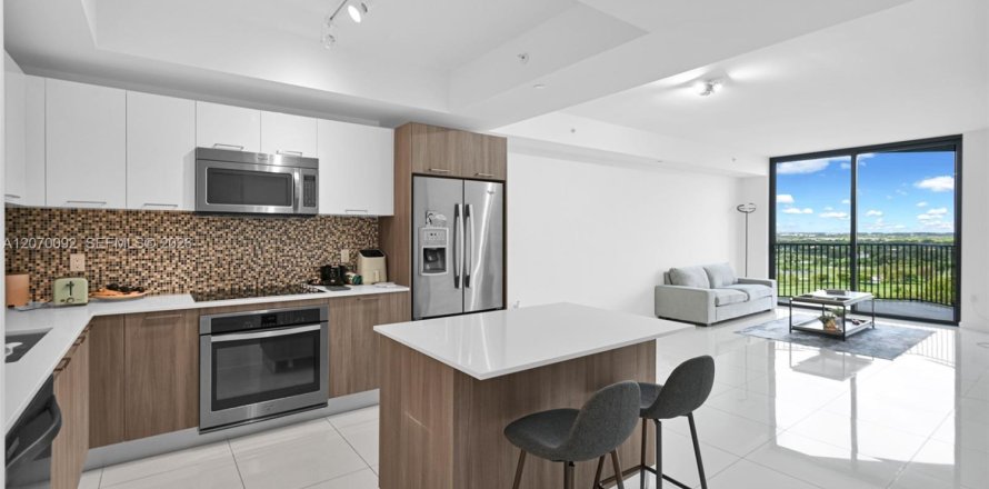 Condo in Doral, Florida, 1 bedroom  № 2301554