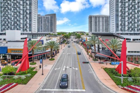 Condo in Doral, Florida, 1 bedroom  № 2301554 - photo 17