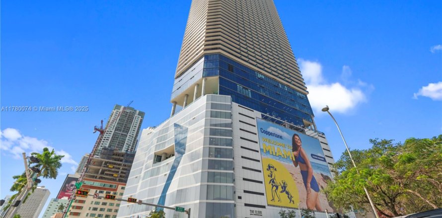 Condominio en Miami, Florida, 1 dormitorio  № 1862659