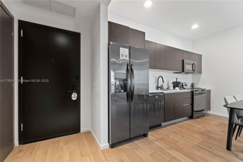 Condominio en venta en Miami, Florida, 1 dormitorio, 58.16 m2 № 1862659 - foto 12
