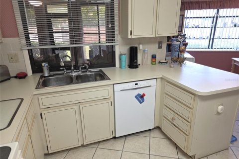 House in Spring Hill, Florida 3 bedrooms, 178 sq.m. № 1793791 - photo 8