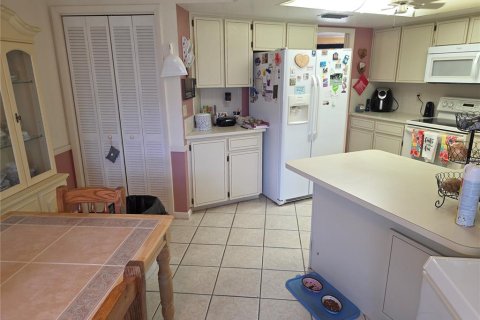 House in Spring Hill, Florida 3 bedrooms, 178 sq.m. № 1793791 - photo 7