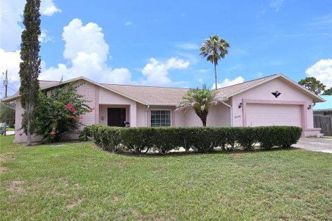 House in Spring Hill, Florida 3 bedrooms, 178 sq.m. № 1793791 - photo 2