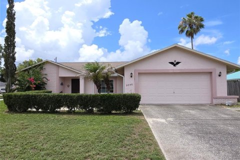 House in Spring Hill, Florida 3 bedrooms, 178 sq.m. № 1793791 - photo 1