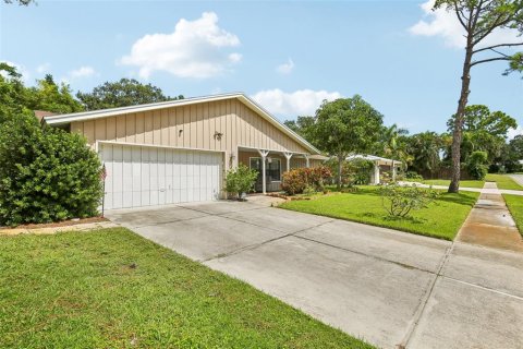 Casa en Seminole, Florida 3 dormitorios, 181.9 m2 № 2387680
