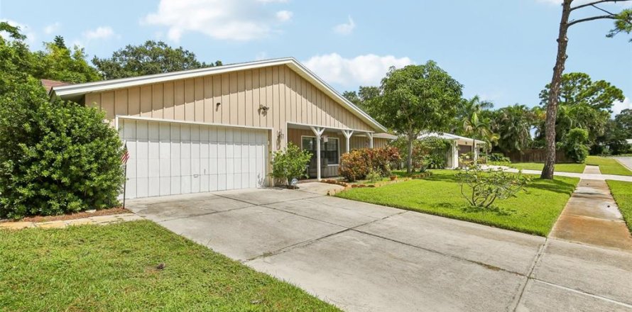 Casa en Seminole, Florida 3 dormitorios, 181.9 m2 № 2387680