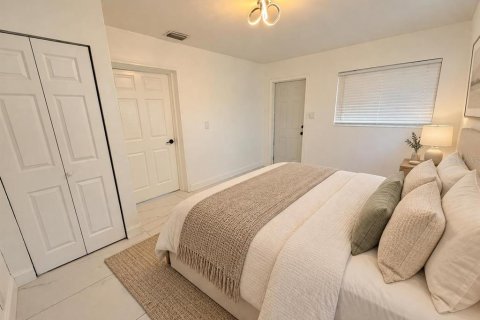 Villa ou maison à vendre à Kenneth City, Floride: 3 chambres, 118.17 m2 № 2406618 - photo 6